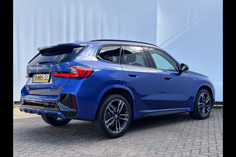 BMW X1 sDrive20i M-Sport Carplay Sportzetels Zwarte hemel PORTIMAO BLAU METALLIC