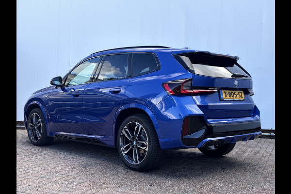 BMW X1 sDrive20i M-Sport Carplay Sportzetels Zwarte hemel PORTIMAO BLAU METALLIC