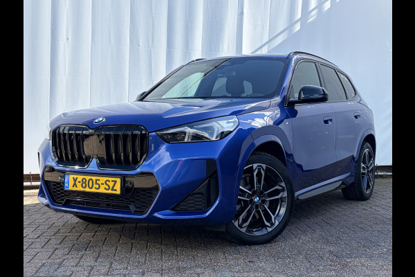 BMW X1 sDrive20i M-Sport Carplay Sportzetels Zwarte hemel PORTIMAO BLAU METALLIC