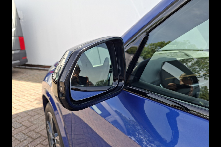 BMW X1 sDrive20i M-Sport Carplay Sportzetels Zwarte hemel PORTIMAO BLAU METALLIC