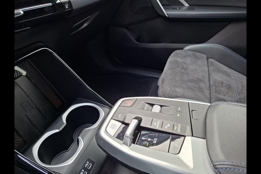BMW X1 sDrive20i M-Sport Carplay Sportzetels Zwarte hemel PORTIMAO BLAU METALLIC
