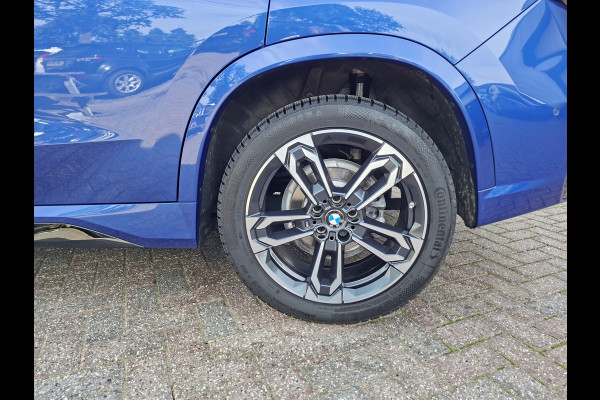 BMW X1 sDrive20i M-Sport Carplay Sportzetels Zwarte hemel PORTIMAO BLAU METALLIC