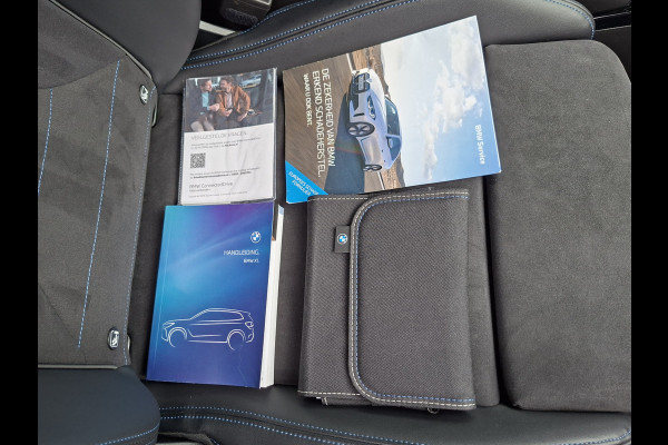 BMW X1 sDrive20i M-Sport Carplay Sportzetels Zwarte hemel PORTIMAO BLAU METALLIC
