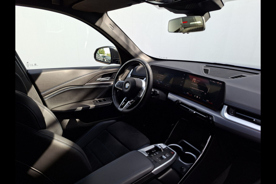 BMW X1 sDrive20i M-Sport Carplay Sportzetels Zwarte hemel PORTIMAO BLAU METALLIC