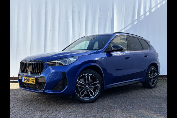 BMW X1 sDrive20i M-Sport Carplay Sportzetels Zwarte hemel PORTIMAO BLAU METALLIC