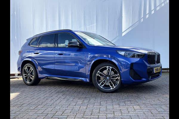 BMW X1 sDrive20i M-Sport Carplay Sportzetels Zwarte hemel PORTIMAO BLAU METALLIC