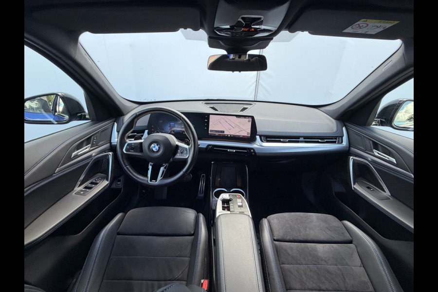 BMW X1 sDrive20i M-Sport Carplay Sportzetels Zwarte hemel PORTIMAO BLAU METALLIC