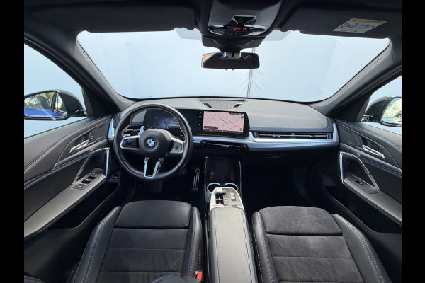 BMW X1 sDrive20i M-Sport Carplay Sportzetels Zwarte hemel PORTIMAO BLAU METALLIC