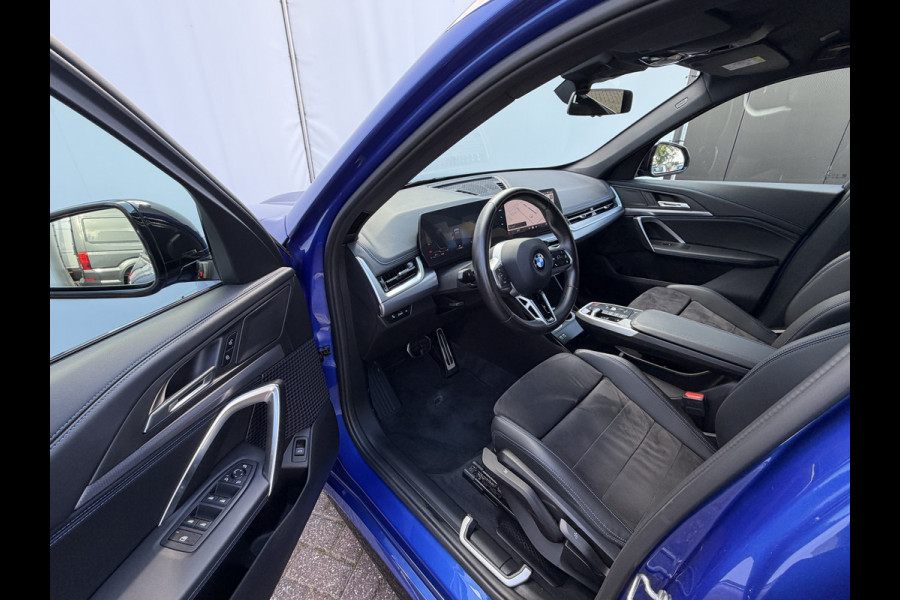 BMW X1 sDrive20i M-Sport Carplay Sportzetels Zwarte hemel PORTIMAO BLAU METALLIC