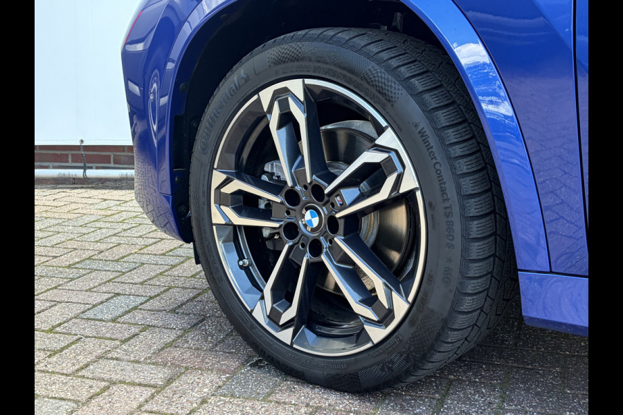 BMW X1 sDrive20i M-Sport Carplay Sportzetels Zwarte hemel PORTIMAO BLAU METALLIC