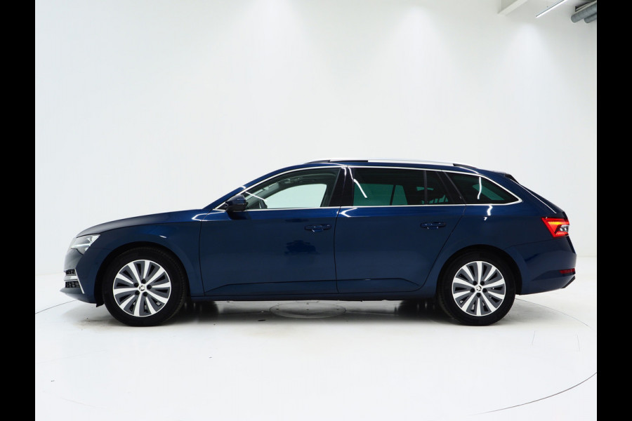 Škoda Superb Combi 1.4 TSI iV Style | Panoramadak | Leder | Trekhaak | Stoelkoeling | 360 | Memory | Keyless | Carplay