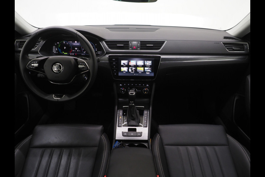 Škoda Superb Combi 1.4 TSI iV Style | Panoramadak | Leder | Trekhaak | Stoelkoeling | 360 | Memory | Keyless | Carplay
