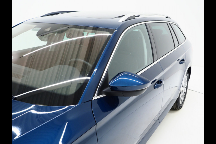 Škoda Superb Combi 1.4 TSI iV Style | Panoramadak | Leder | Trekhaak | Stoelkoeling | 360 | Memory | Keyless | Carplay