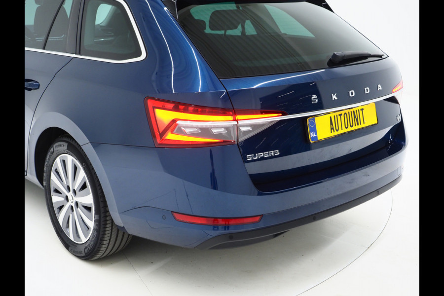 Škoda Superb Combi 1.4 TSI iV Style | Panoramadak | Leder | Trekhaak | Stoelkoeling | 360 | Memory | Keyless | Carplay