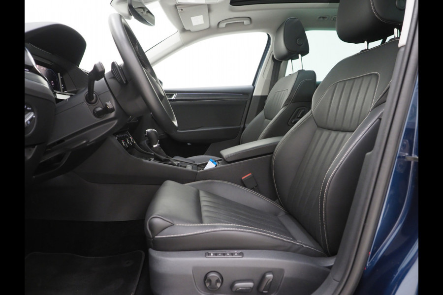 Škoda Superb Combi 1.4 TSI iV Style | Panoramadak | Leder | Trekhaak | Stoelkoeling | 360 | Memory | Keyless | Carplay