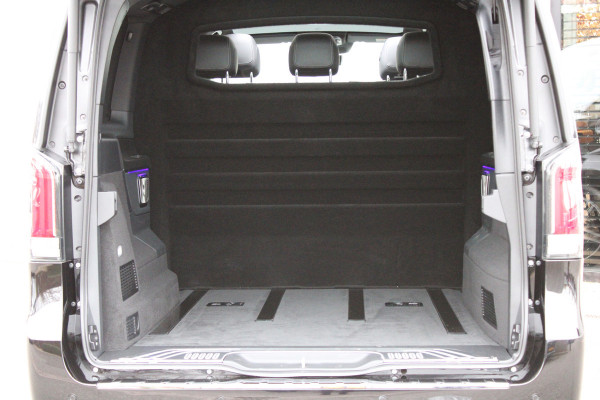 Mercedes-Benz V-Klasse 300d / DC / AMG / 4-Matic / Elec Stoelen / Luchtvering / Panorama / 360 Cam / Burmester / Vol Opties / NIEUWSTAAT