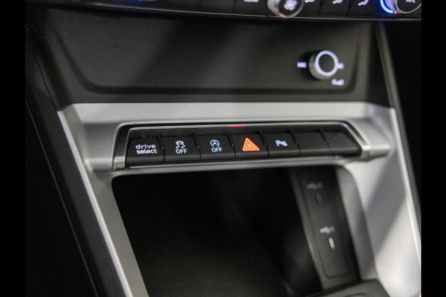 Audi Q3 Sportback 35 TFSI Business Edition / 150pk / Stuur verwarming / Dodehoek assistent / Automatische klimaatregeling /