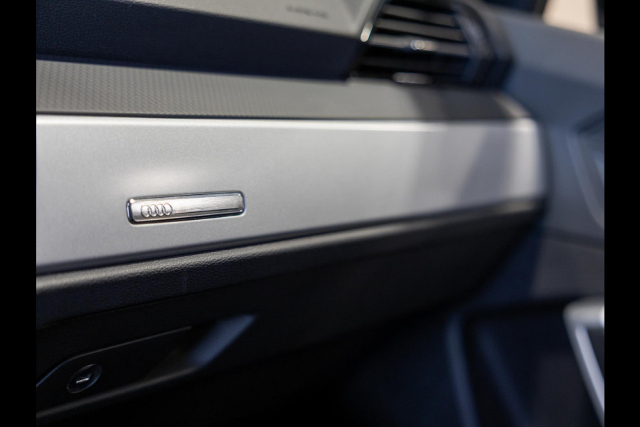 Audi Q3 Sportback 35 TFSI Business Edition / 150pk / Stuur verwarming / Dodehoek assistent / Automatische klimaatregeling /