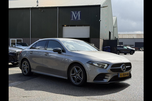 Mercedes-Benz A-Klasse 200 Business Solution VAN: € 26.900- VOOR: € 24.877,- UW HERFSTVOORDEEL: € 2.023,-| ORIG. NL NAP 2E EIG.| 58.000KM!| GLASCOATING| WIDESCREEN| CAMERA| RECENT ONDERHOUD GEHAD, DIRECT LEVERBAAR| AMG | APPLE CARPLAY/ ANDROID AUTO| DODE HOEK SENSOR|