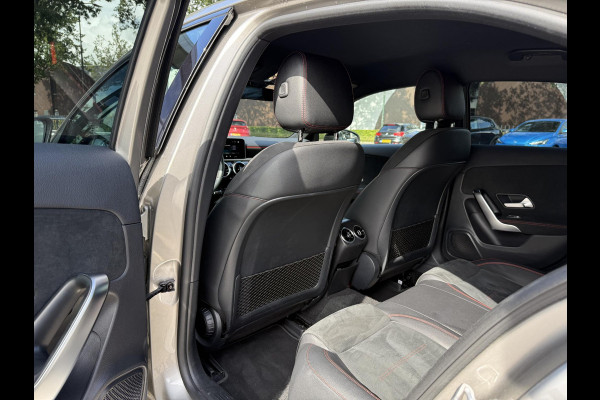 Mercedes-Benz A-Klasse 200 Business Solution VAN: € 26.900- VOOR: € 24.877,- UW HERFSTVOORDEEL: € 2.023,-| ORIG. NL NAP 2E EIG.| 58.000KM!| GLASCOATING| WIDESCREEN| CAMERA| RECENT ONDERHOUD GEHAD, DIRECT LEVERBAAR| AMG | APPLE CARPLAY/ ANDROID AUTO| DODE HOEK SENSOR|