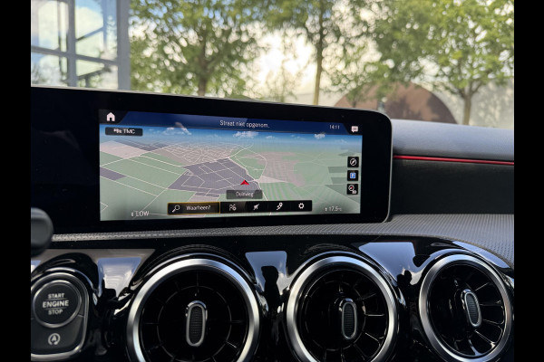Mercedes-Benz A-Klasse 200 Business Solution VAN: € 26.900- VOOR: € 24.877,- UW HERFSTVOORDEEL: € 2.023,-| ORIG. NL NAP 2E EIG.| 58.000KM!| GLASCOATING| WIDESCREEN| CAMERA| RECENT ONDERHOUD GEHAD, DIRECT LEVERBAAR| AMG | APPLE CARPLAY/ ANDROID AUTO| DODE HOEK SENSOR|
