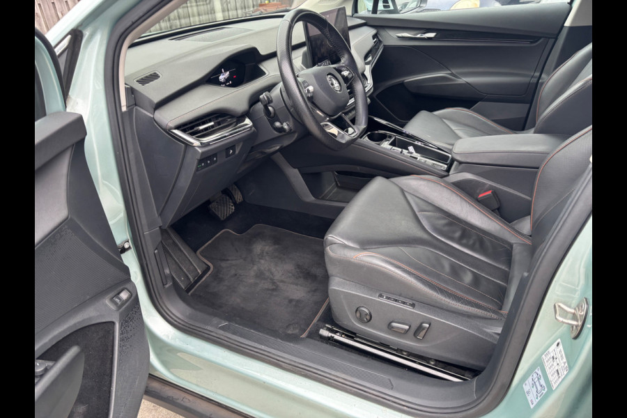 Škoda ENYAQ iV 80 / SOH 91,7% / Trekhaak / Camera / Leder / Matrix LED / 19'' / CarPlay / Stoelverwarming 4x / Dodehoek / DAB / ACC