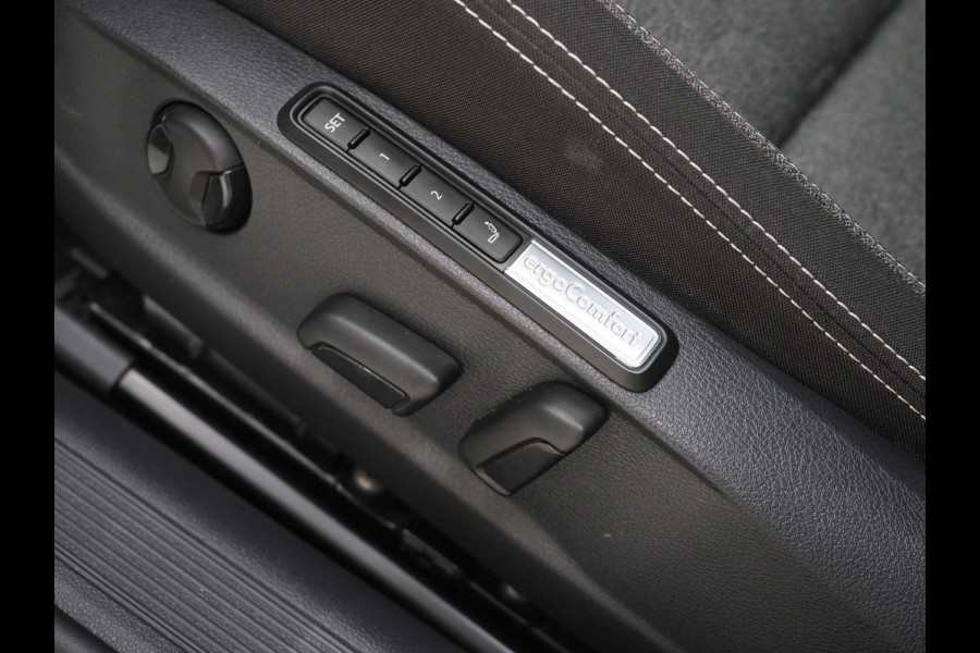 Volkswagen Passat Variant 1.4 TSI PHEV GTE | Panoramadak | Trekhaak | 360 | Massage | Memory | Keyless | Adaptive Cruise
