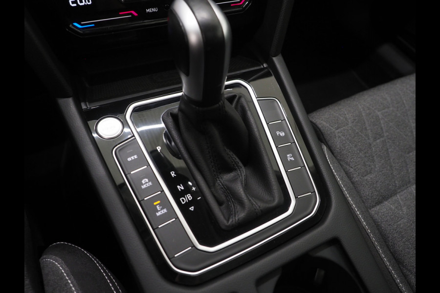 Volkswagen Passat Variant 1.4 TSI PHEV GTE | Panoramadak | Trekhaak | 360 | Massage | Memory | Keyless | Adaptive Cruise