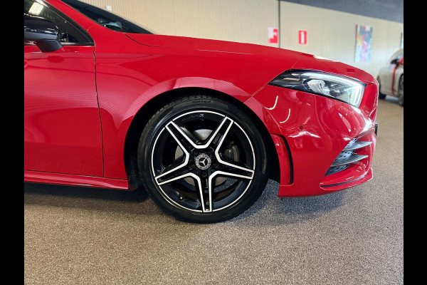 Mercedes-Benz A-Klasse 200 Sedan AMG STYLING-PANORAMA-NIGHT-CAMERA-WIDESCREEN-APPLE CARPLAY