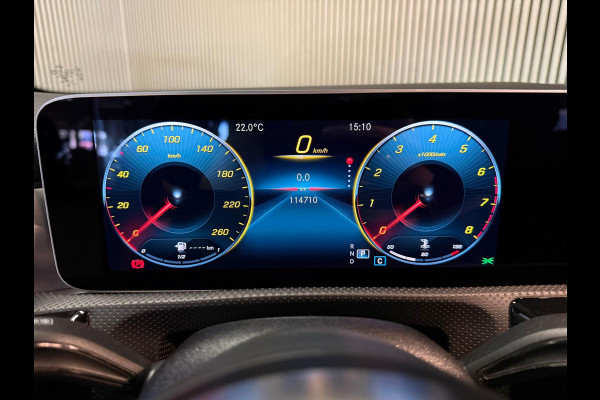 Mercedes-Benz A-Klasse 200 Sedan AMG STYLING-PANORAMA-NIGHT-CAMERA-WIDESCREEN-APPLE CARPLAY
