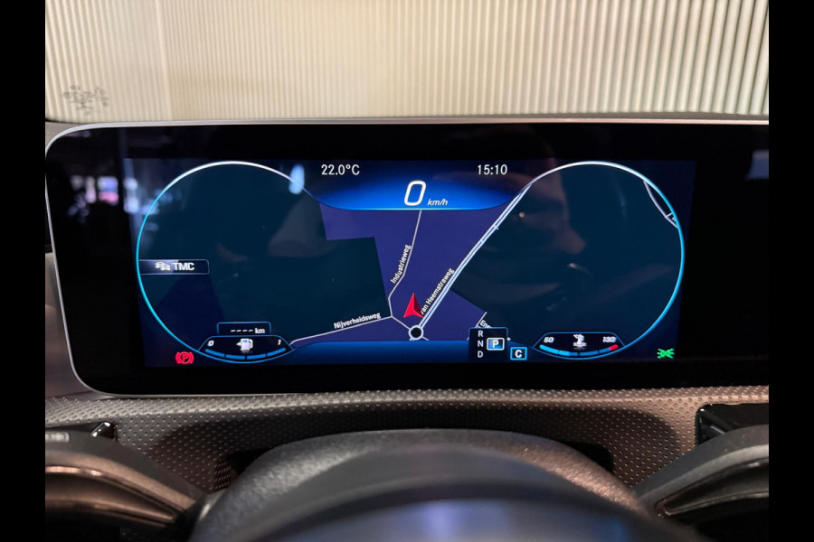 Mercedes-Benz A-Klasse 200 Sedan AMG STYLING-PANORAMA-NIGHT-CAMERA-WIDESCREEN-APPLE CARPLAY