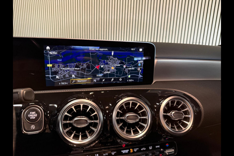 Mercedes-Benz A-Klasse 200 Sedan AMG STYLING-PANORAMA-NIGHT-CAMERA-WIDESCREEN-APPLE CARPLAY