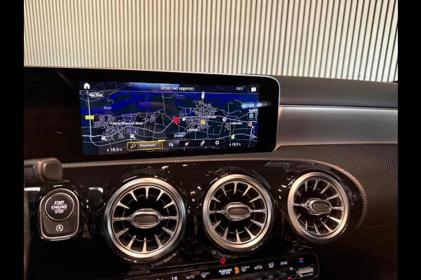 Mercedes-Benz A-Klasse 200 Sedan AMG STYLING-PANORAMA-NIGHT-CAMERA-WIDESCREEN-APPLE CARPLAY