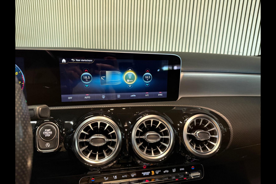 Mercedes-Benz A-Klasse 200 Sedan AMG STYLING-PANORAMA-NIGHT-CAMERA-WIDESCREEN-APPLE CARPLAY