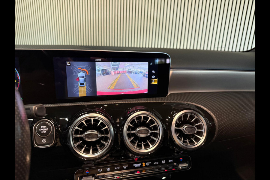 Mercedes-Benz A-Klasse 200 Sedan AMG STYLING-PANORAMA-NIGHT-CAMERA-WIDESCREEN-APPLE CARPLAY