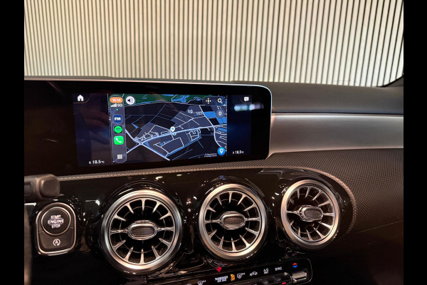 Mercedes-Benz A-Klasse 200 Sedan AMG STYLING-PANORAMA-NIGHT-CAMERA-WIDESCREEN-APPLE CARPLAY
