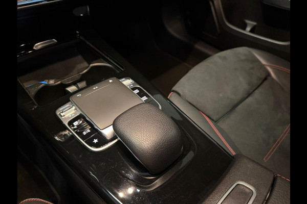 Mercedes-Benz A-Klasse 200 Sedan AMG STYLING-PANORAMA-NIGHT-CAMERA-WIDESCREEN-APPLE CARPLAY