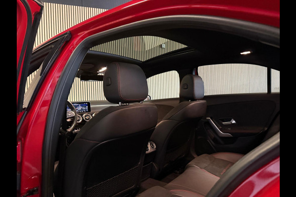 Mercedes-Benz A-Klasse 200 Sedan AMG STYLING-PANORAMA-NIGHT-CAMERA-WIDESCREEN-APPLE CARPLAY
