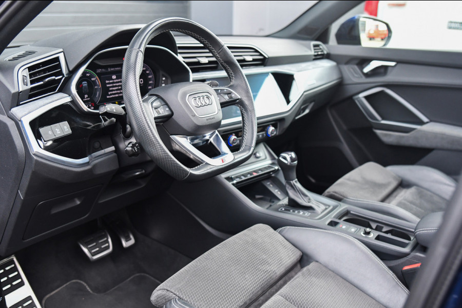 Audi Q3 45 TFSI e 3xS-Line, Pano, 360, Matrix, Keyless, Camera, Dodeh, ACC, Alcantara!