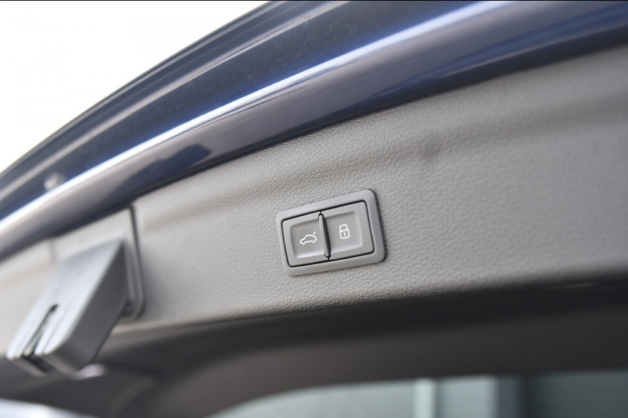 Audi Q3 45 TFSI e 3xS-Line, Pano, 360, Matrix, Keyless, Camera, Dodeh, ACC, Alcantara!