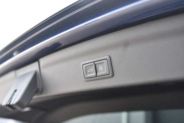 Audi Q3 45 TFSI e 3xS-Line, Pano, 360, Matrix, Keyless, Camera, Dodeh, ACC, Alcantara!