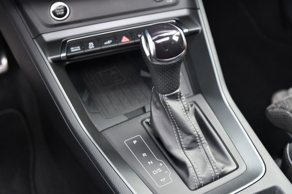 Audi Q3 45 TFSI e 3xS-Line, Pano, 360, Matrix, Keyless, Camera, Dodeh, ACC, Alcantara!