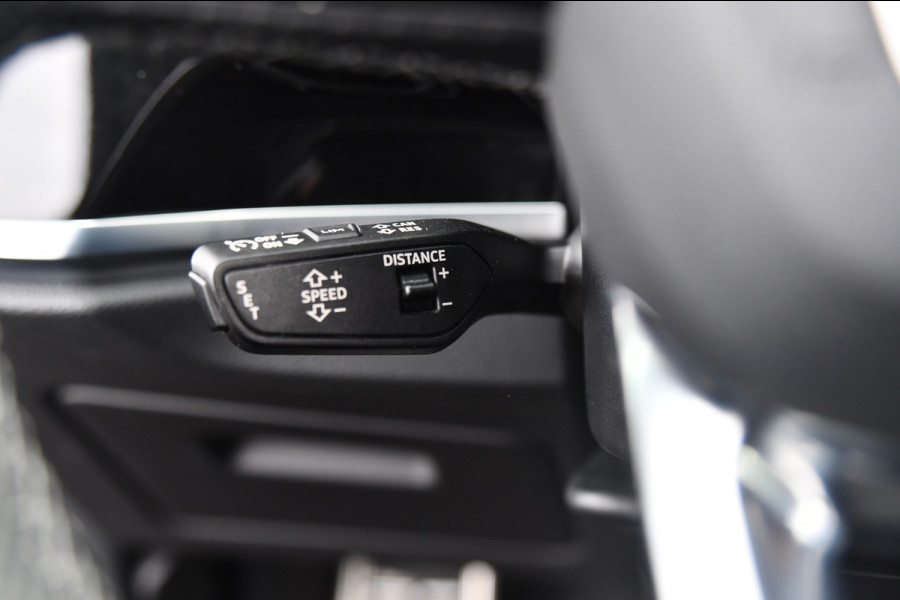 Audi Q3 45 TFSI e 3xS-Line, Pano, 360, Matrix, Keyless, Camera, Dodeh, ACC, Alcantara!