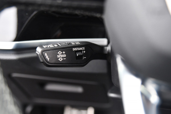 Audi Q3 45 TFSI e 3xS-Line, Pano, 360, Matrix, Keyless, Camera, Dodeh, ACC, Alcantara!