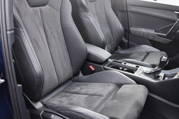 Audi Q3 45 TFSI e 3xS-Line, Pano, 360, Matrix, Keyless, Camera, Dodeh, ACC, Alcantara!