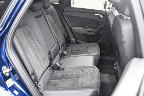 Audi Q3 45 TFSI e 3xS-Line, Pano, 360, Matrix, Keyless, Camera, Dodeh, ACC, Alcantara!