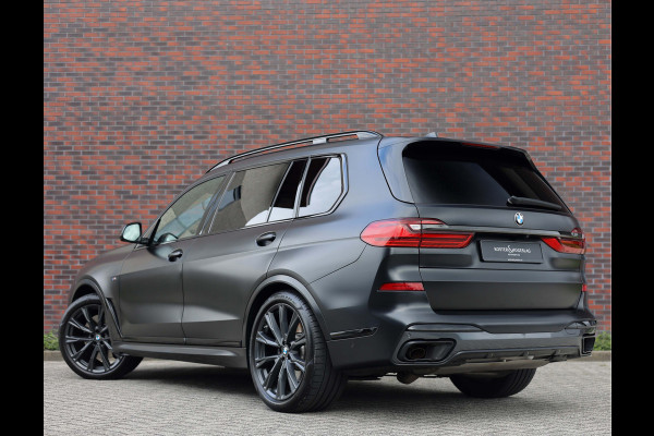 BMW X7 40i xDrive | HUD - Sky Lounge