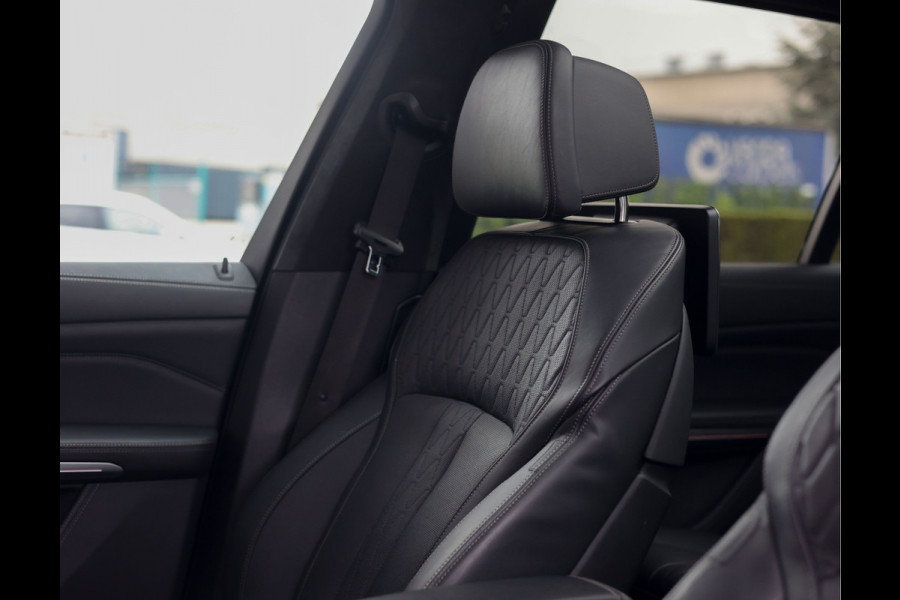 BMW X7 40i xDrive | HUD - Sky Lounge