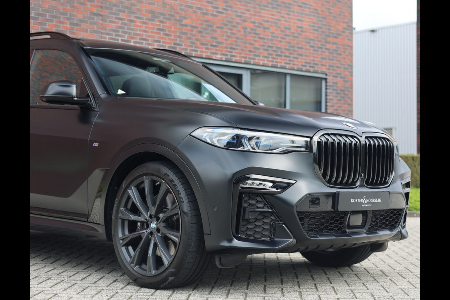 BMW X7 40i xDrive | HUD - Sky Lounge