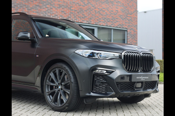 BMW X7 40i xDrive | HUD - Sky Lounge